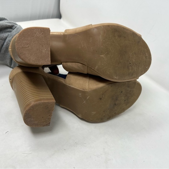 Dolce mojo moxy beige. Bootie heels size 8 - Picture 3 of 7